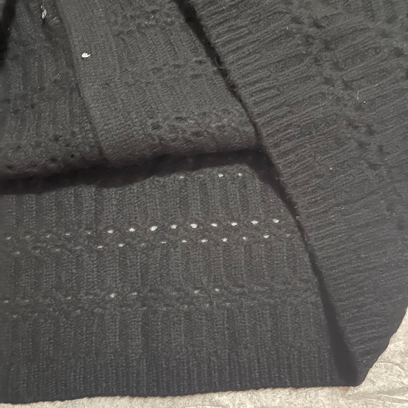 Bloomingdales’s Cashmere 2ply beautiful and very soft - Picture 14 of 16